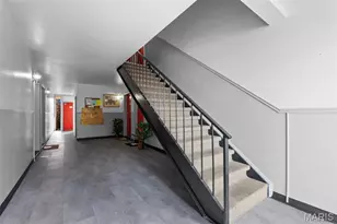 9924 Bunker Hill Dr, Saint Louis, MO 63123 - Photo 2