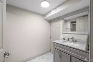 12122 Royal Valley Dr, Creve Coeur, MO 63141 - Photo 38