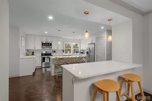 12122 Royal Valley Dr, Creve Coeur, MO 63141 - Photo 8