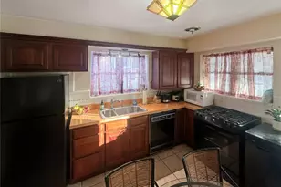 7522 Amherst Ave, University City, MO 63130 - Photo 10