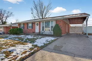 2242 Bolton St, Saint Charles, MO 63301 - Photo 2