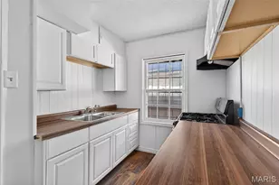 6713 Kenwood Dr, Normandy, MO 63121 - Photo 10