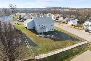 323 Park Hill Dr, Union, MO 63084 - Photo 2