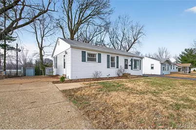 12157 Belaire Place, Maryland Heights, MO 63043 - Photo 6