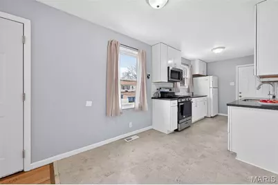 12157 Belaire Place, Maryland Heights, MO 63043 - Photo 14