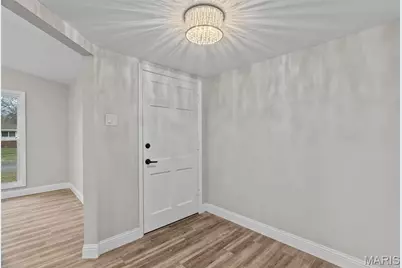 2956 Chevron Drive, Saint Louis, MO 63125 - Photo 6