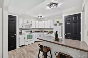 2331 Kratky Rd, Saint Louis, MO 63114 - Photo 2