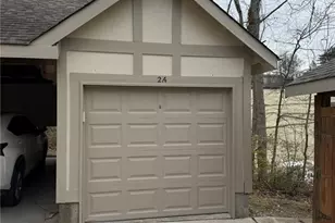 2205 Sequoia Park Ct, Maryland Heights, MO 63043 - Photo 2