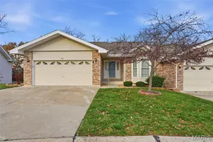 903 Palmer Ct, Lake Saint Louis, MO 63367 - Photo 1