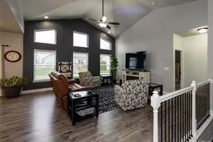 1011 Pine Creek Dr, Wentzville, MO 63385 - Photo 4