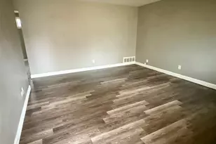 1370 Flicker Dr, Florissant, MO 63031 - Photo 4