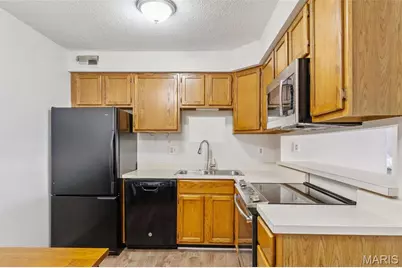3129 Edwards Place #203, Maryland Heights, MO 63043 - Photo 4