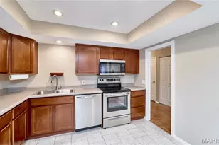 927 Claytonbrook Dr, Ballwin, MO 63011 - Photo 6