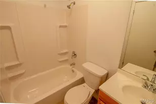 1018 Wylin Ct, Saint Louis, MO 63135 - Photo 8