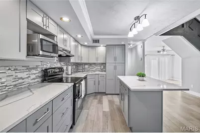 1042 Humber Circle, Saint Louis, MO 63129 - Photo 6