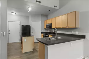 200 S Kirkwood Rd, Kirkwood, MO 63122 - Photo 4