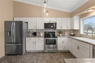 11 Lost Dutchman Dr, Saint Peters, MO 63376 - Photo 12