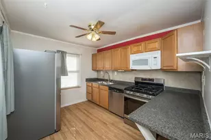 10212 St Arthur Ln, Saint Ann, MO 63074 - Photo 4