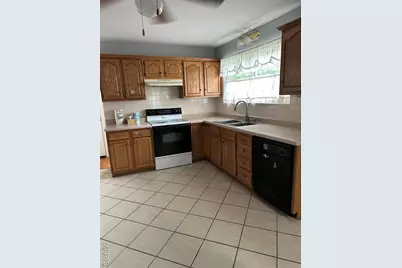 660 Crabapple Lane, Florissant, MO 63031 - Photo 8