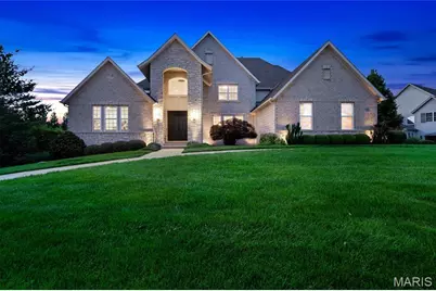 18239 Canyon Forest Court, Chesterfield, MO 63005 - Photo 2