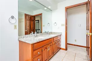 5137 Carriage Trace Dr, Saint Louis, MO 63128 - Photo 32