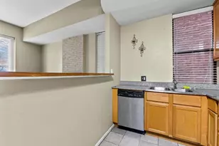 805 Russell Blvd, Saint Louis, MO 63104 - Photo 8