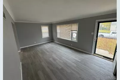 8576 Kathlyn Drive, Saint Louis, MO 63134 - Photo 2