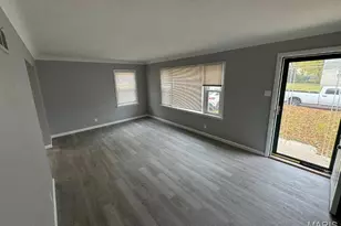 8576 Kathlyn Dr, Saint Louis, MO 63134 - Photo 2