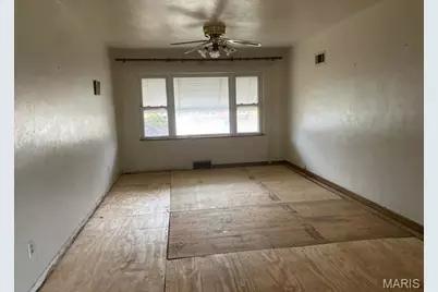 5101 Rockingham Drive, Saint Louis, MO 63121 - Photo 8