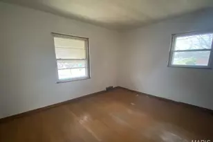 5101 Rockingham Dr, Saint Louis, MO 63121 - Photo 12