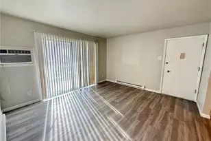 7601 Hazelcrest Dr, Hazelwood, MO 63042 - Photo 8