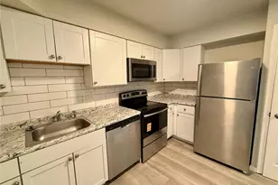 7601 Hazelcrest Dr, Hazelwood, MO 63042 - Photo 4