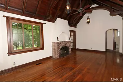 8788 Pine Avenue, Saint Louis, MO 63144 - Photo 6