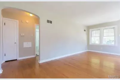 8820 Bridgeport Avenue, Brentwood, MO 63144 - Photo 4