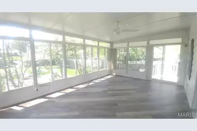 8820 Bridgeport Avenue, Brentwood, MO 63144 - Photo 6