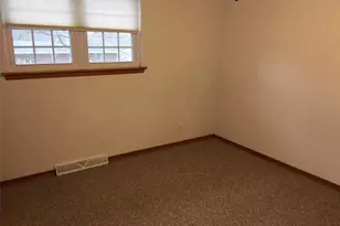 3015 Copenhagen Dr, Saint Louis, MO 63125 - Photo 10