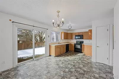 548 Rancho Lane, Saint Louis, MO 63031 - Photo 8