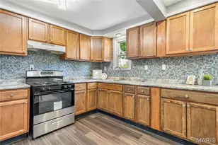 8 Jendale Ct, Saint Louis, MO 63136 - Photo 8