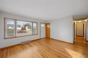 10224 Dandridge Dr, Saint Louis, MO 63123 - Photo 4