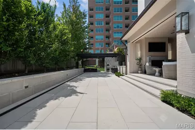 132 N Brentwood Boulevard, Clayton, MO 63105 - Photo 24