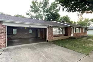 131 Holloway Rd, Ballwin, MO 63011 - Photo 2