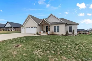 262 Orange Bowl Dr, Cape Girardeau, MO 63701 - Photo 2