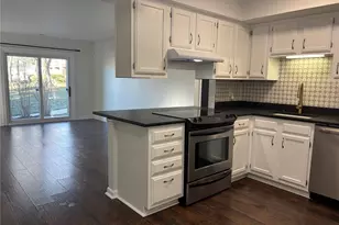 1453 Summergate Pkwy, Saint Charles, MO 63303 - Photo 2