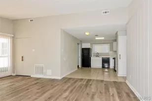 8412 Chalons Ct, Saint Louis, MO 63134 - Photo 2