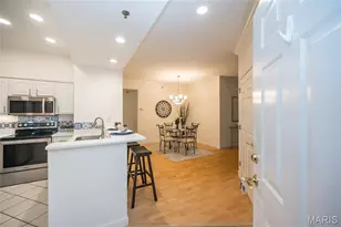 13115 Mill Crossing Ct, Creve Coeur, MO 63141 - Photo 2