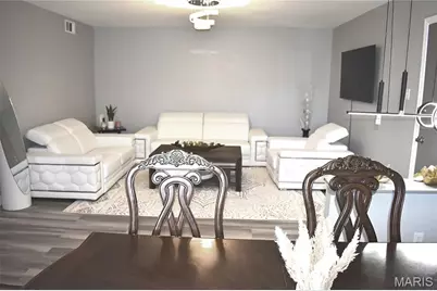 4366 Chateau De Ville Drive #E, Saint Louis, MO 63129 - Photo 8