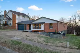 6017 Wagon Mt Ct, Unincorporated, MO 63129 - Photo 2