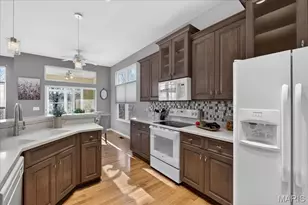 922 Ridgepointe Pl Cir, Lake Saint Louis, MO 63367 - Photo 24