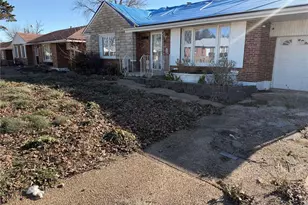 9422 Westchester Dr, Saint Louis, MO 63136 - Photo 2