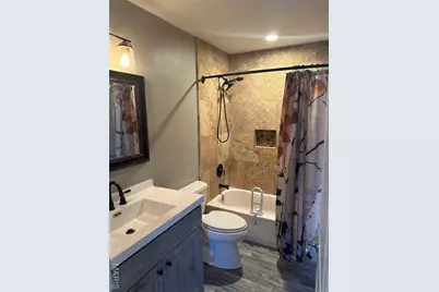 204 Hillsdale Drive, Ballwin, MO 63011 - Photo 8